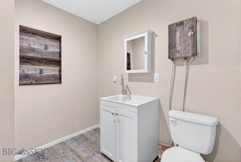 10 Lester Lane, Cardwell MT 59721