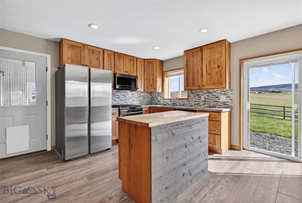 10 Lester Lane, Cardwell MT 59721