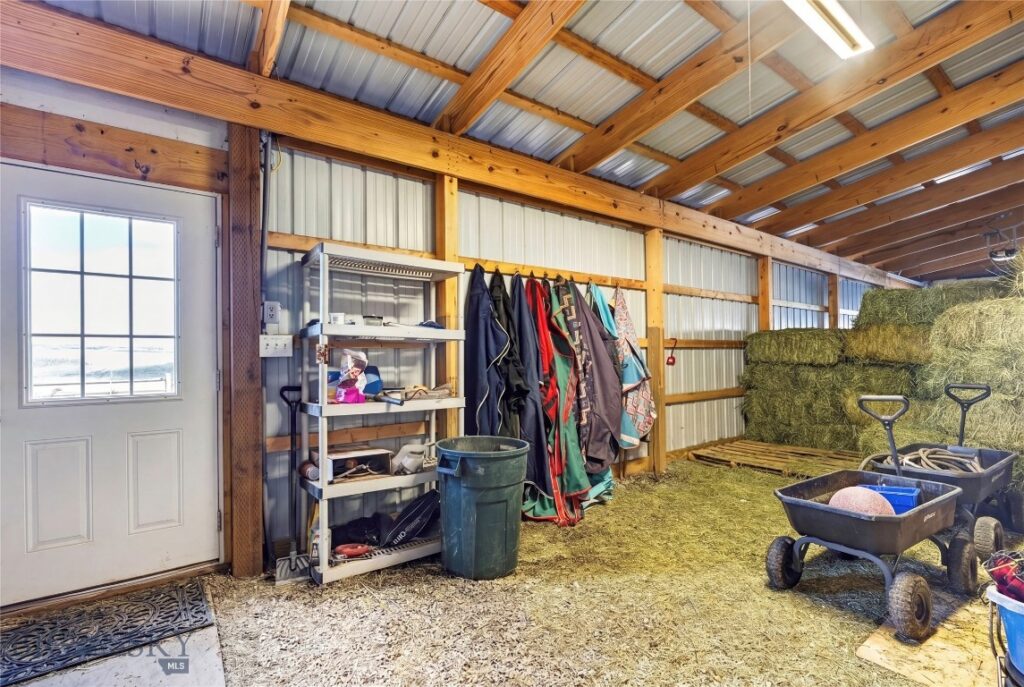 10 Lester Lane, Cardwell MT 59721