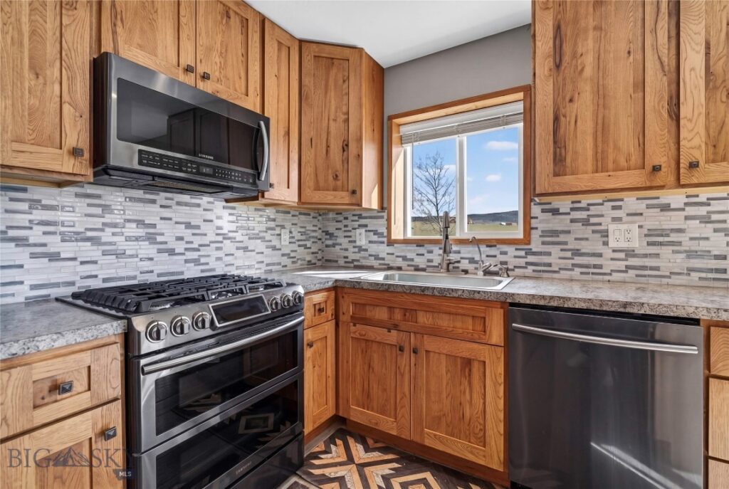 10 Lester Lane, Cardwell MT 59721