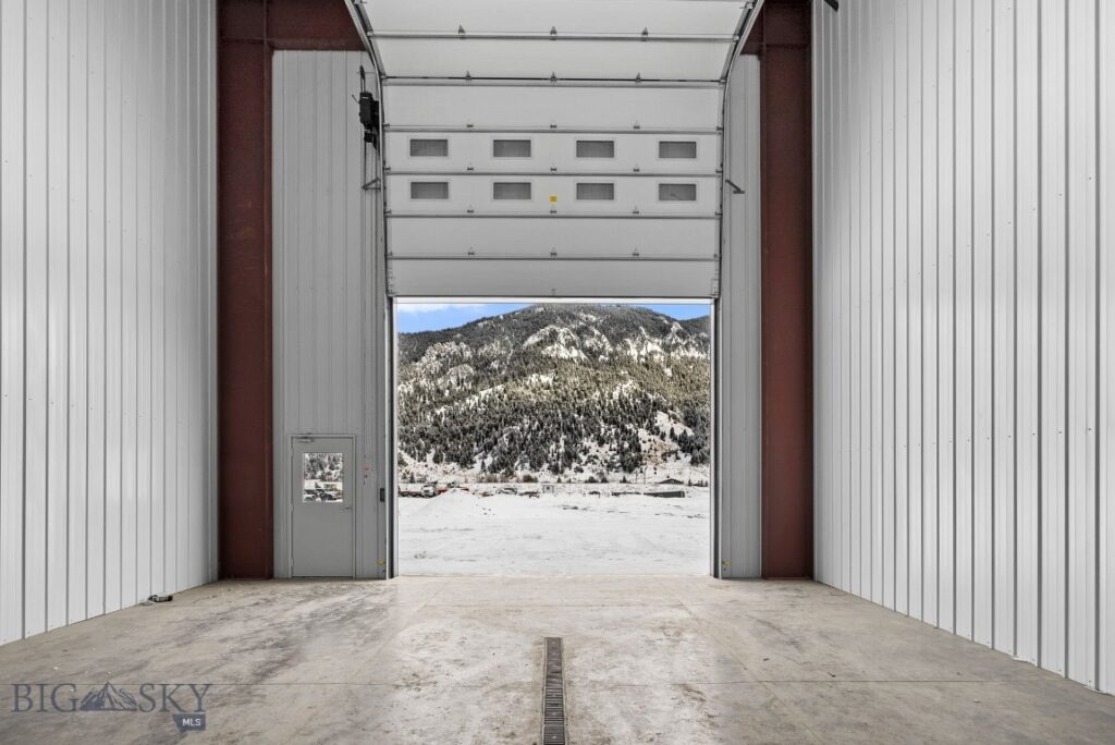 100 Blacksmith Loop, Big Sky MT 59730