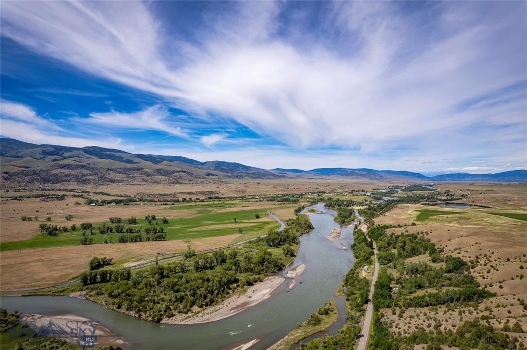 1005 East River Road, Emigrant MT 59027
