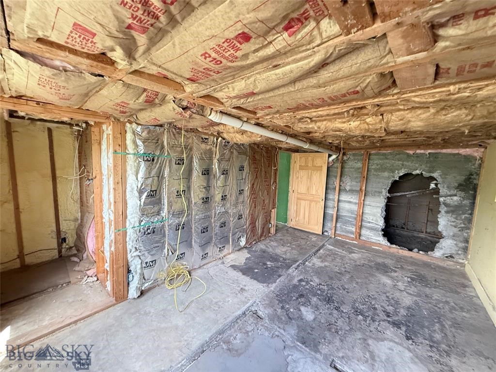 1005 East River Road, Emigrant MT 59027