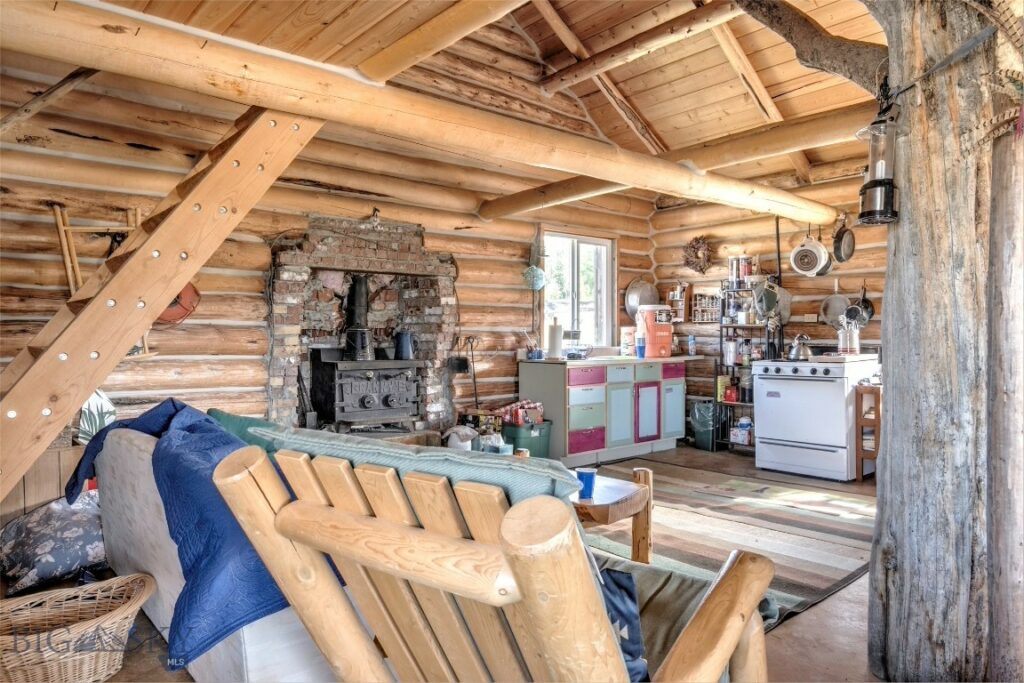 10085 Snowshoe Deadwood Road, Canyon Creek MT 59633