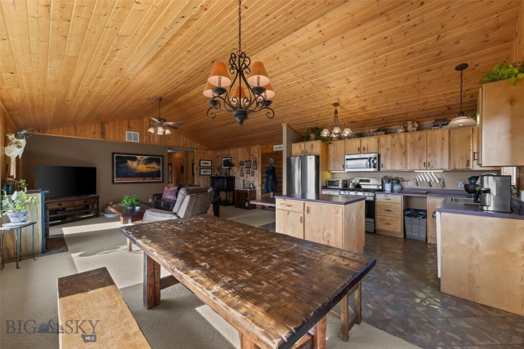 101 Deerfoot Trail, Ennis MT 59729