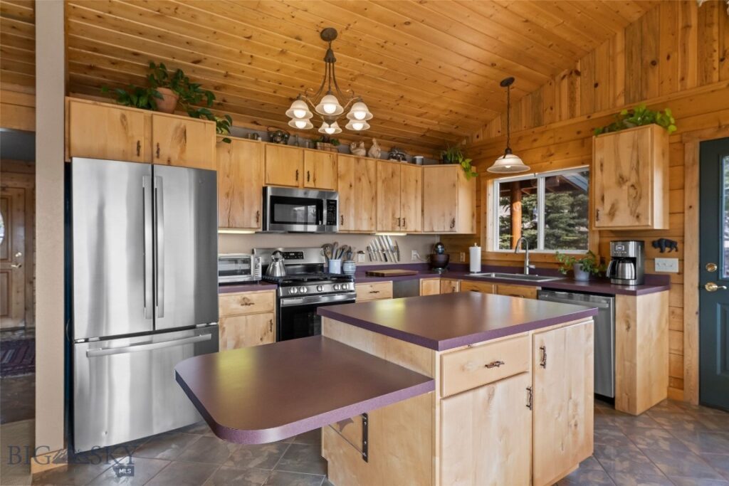 101 Deerfoot Trail, Ennis MT 59729