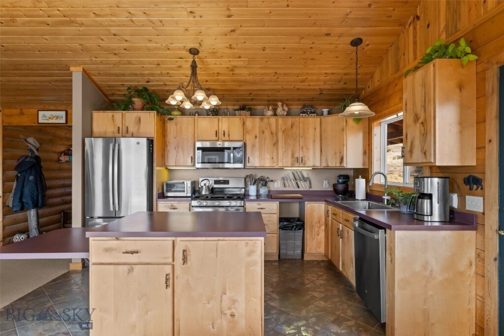 101 Deerfoot Trail, Ennis MT 59729