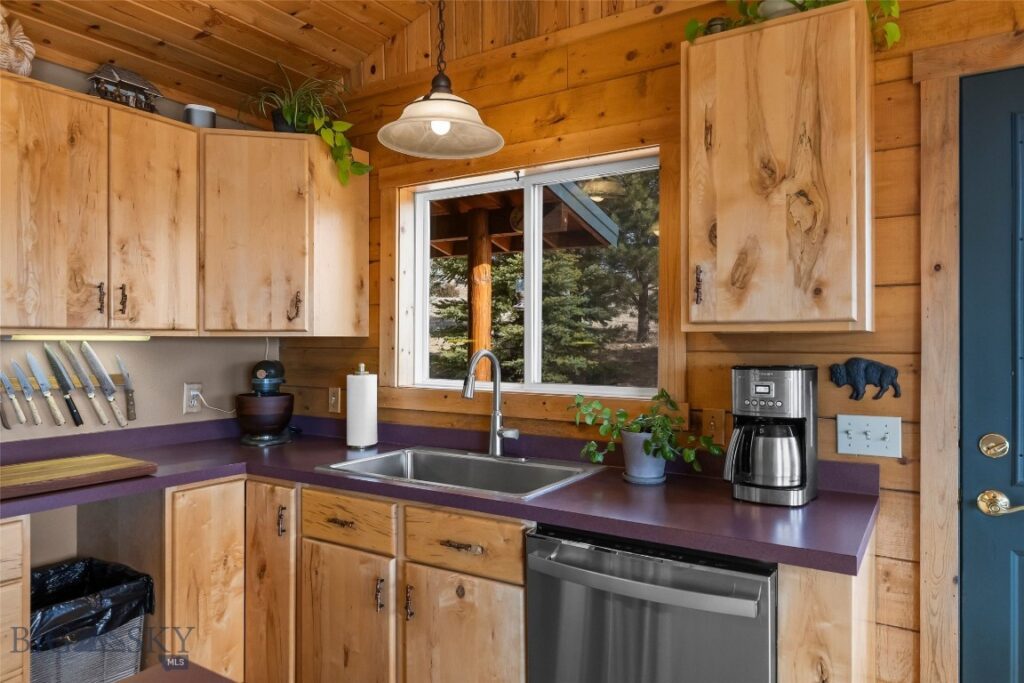 101 Deerfoot Trail, Ennis MT 59729