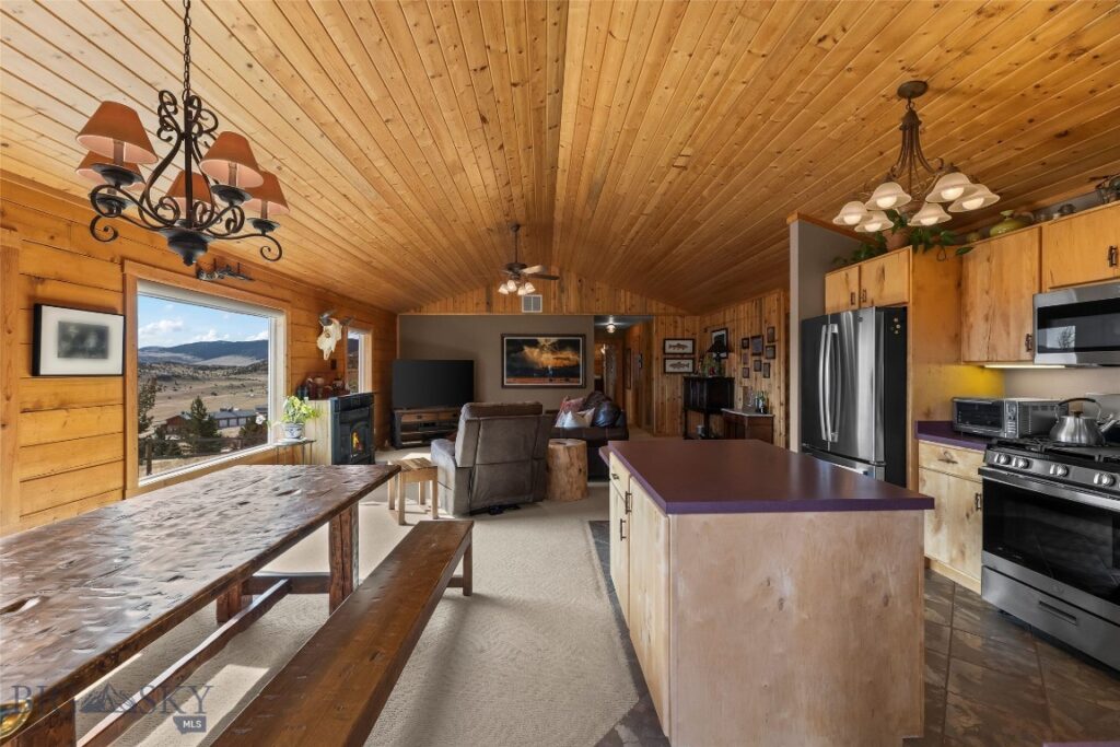 101 Deerfoot Trail, Ennis MT 59729