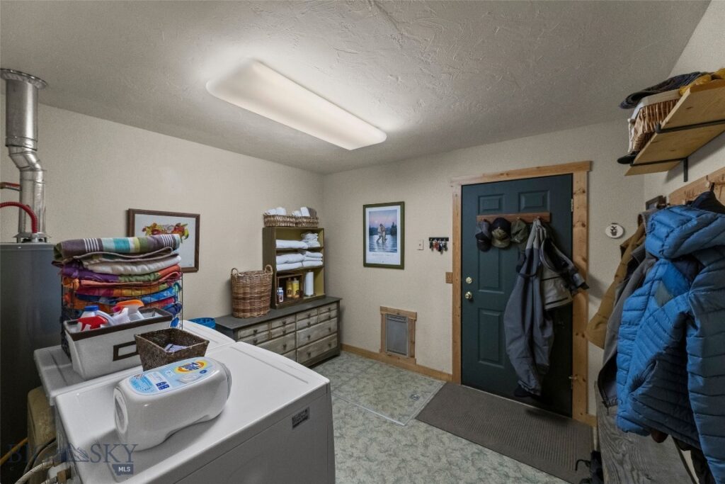 101 Deerfoot Trail, Ennis MT 59729