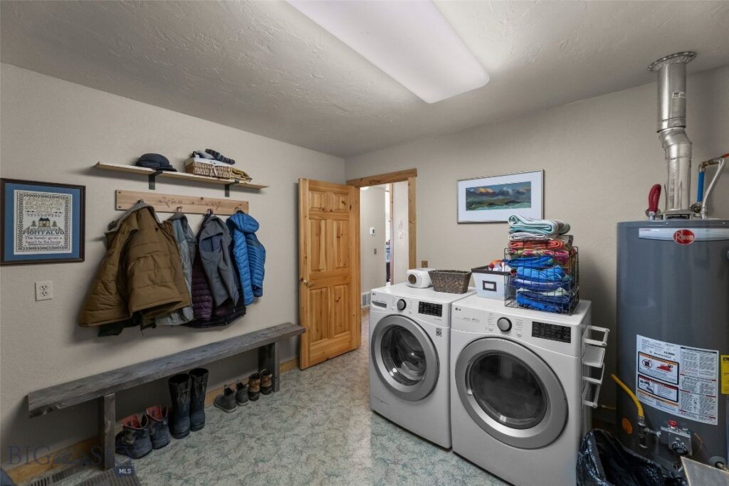 101 Deerfoot Trail, Ennis MT 59729