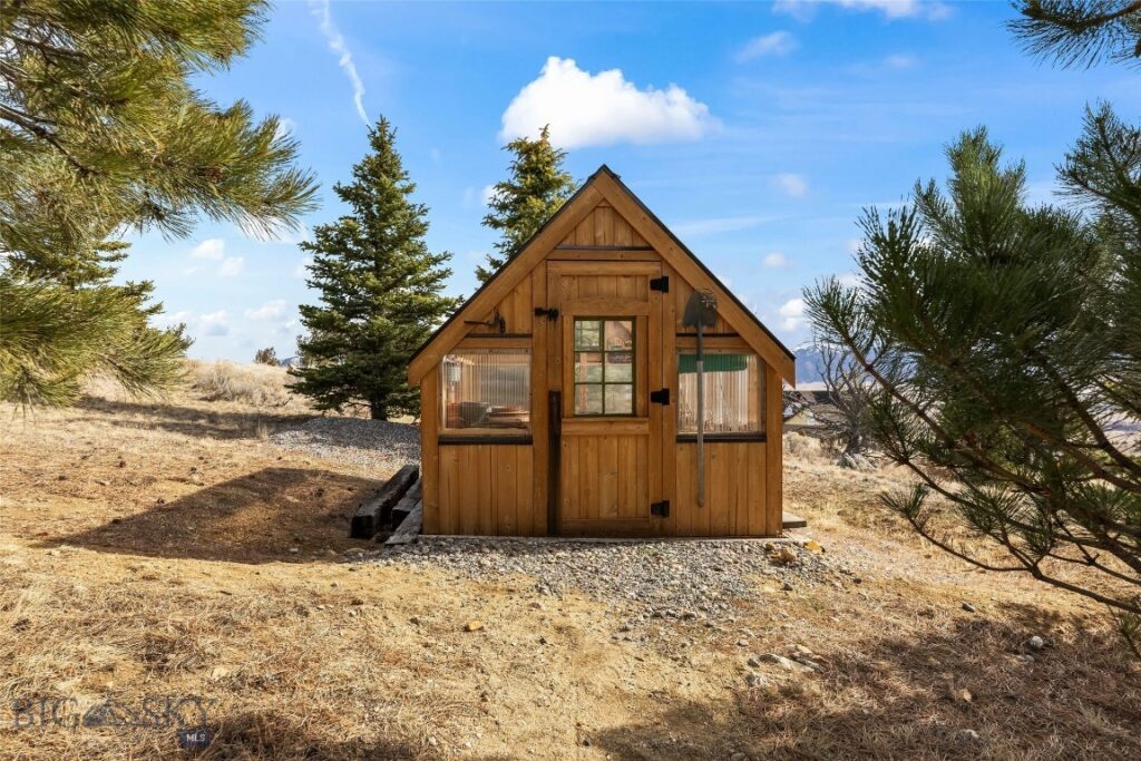 101 Deerfoot Trail, Ennis MT 59729