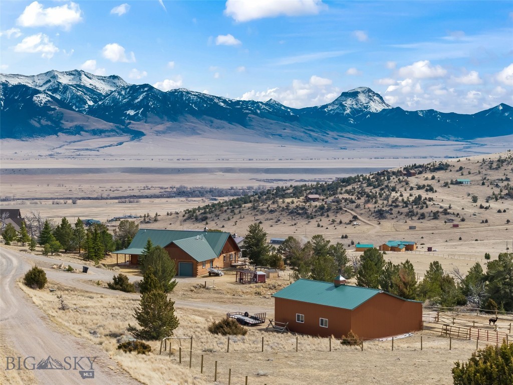 101 Deerfoot Trail, Ennis MT 59729