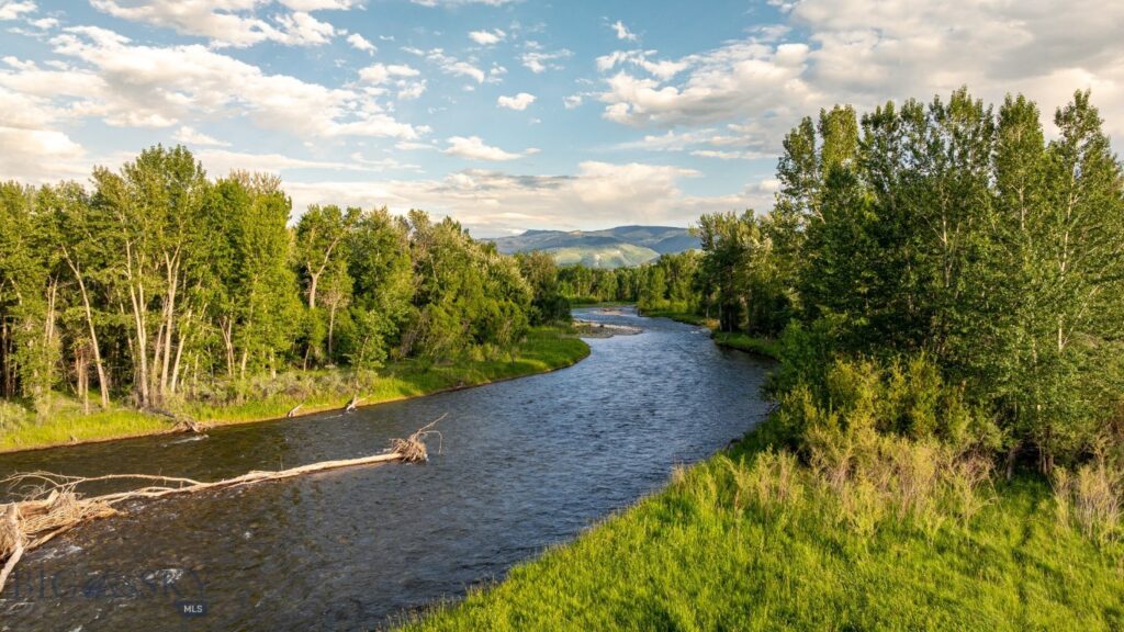 1021 Gateway South Road, Gallatin Gateway MT 59730