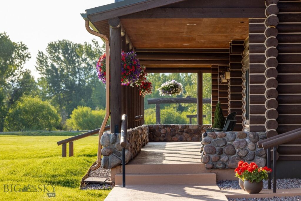 1021 Gateway South Road, Gallatin Gateway MT 59730