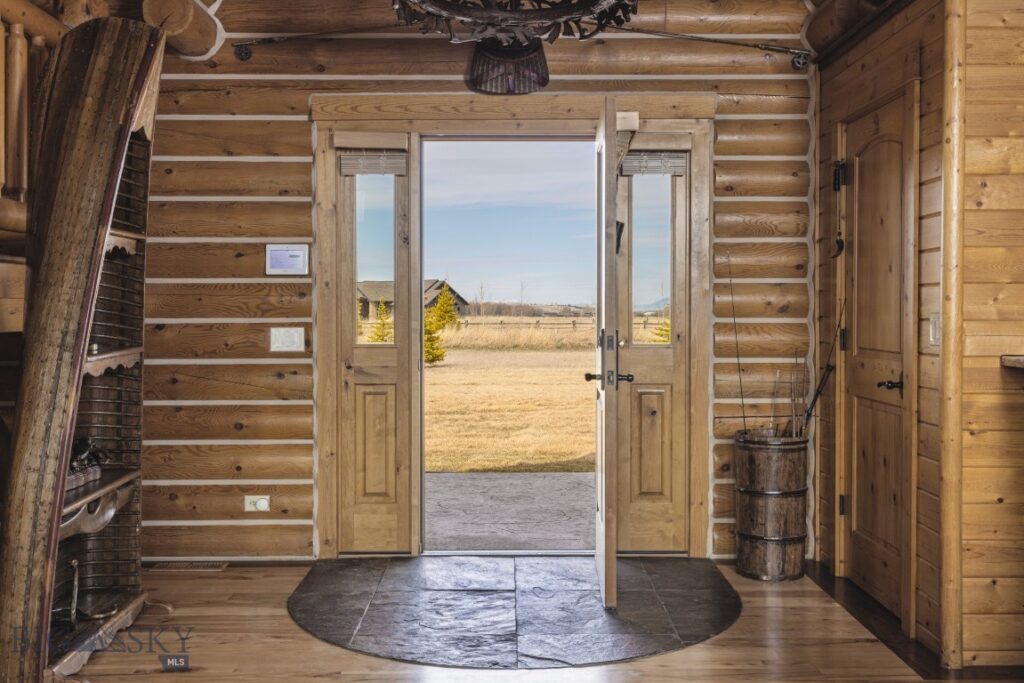 1021 Gateway South Road, Gallatin Gateway MT 59730