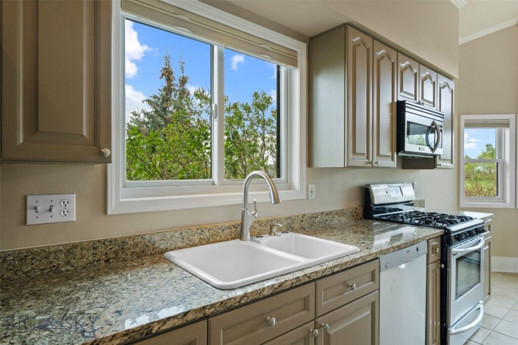 1028 Summer Ridge Road, Bozeman MT 59715