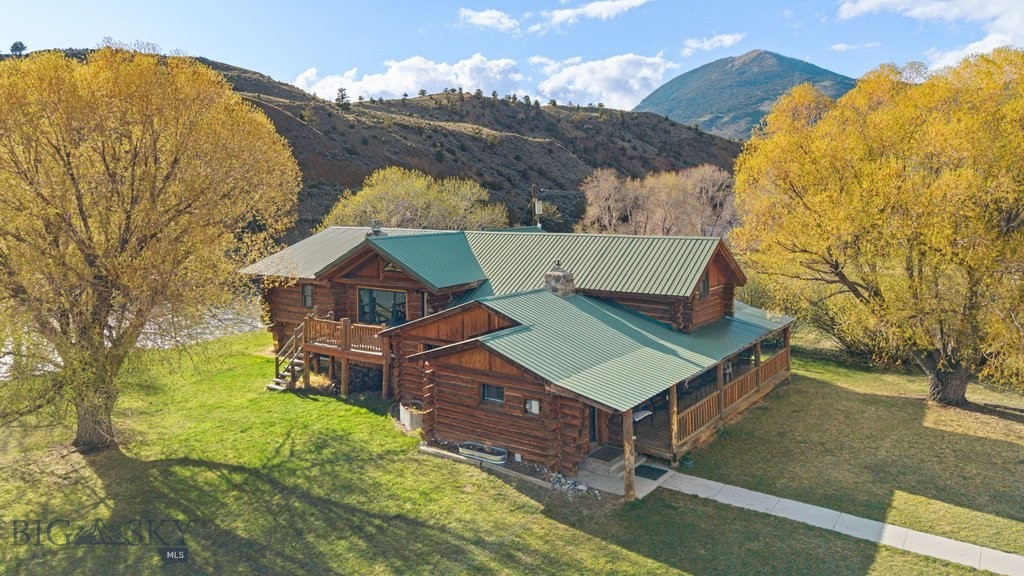 1035 and 1037 US Highway 89 South S, Gardiner MT 59030
