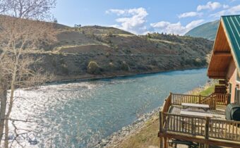 1035 and 1037 US Highway 89 South S, Gardiner MT 59030
