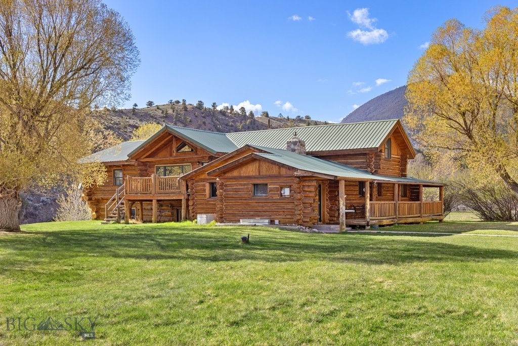 1035 and 1037 US Highway 89 South S, Gardiner MT 59030