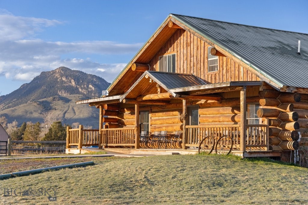 1035 and 1037 US Highway 89 South S, Gardiner MT 59030