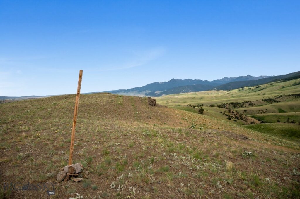 NHN Frontage Road, Livingston MT 59047