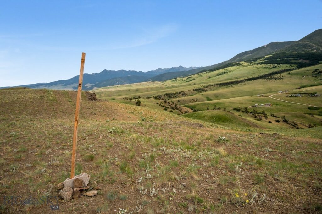 NHN Frontage Road, Livingston MT 59047