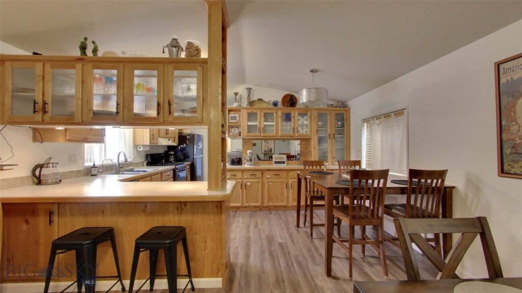 104 Vista Street, Gardiner MT 59030