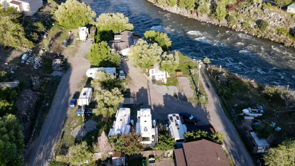 104 Vista Street, Gardiner MT 59030