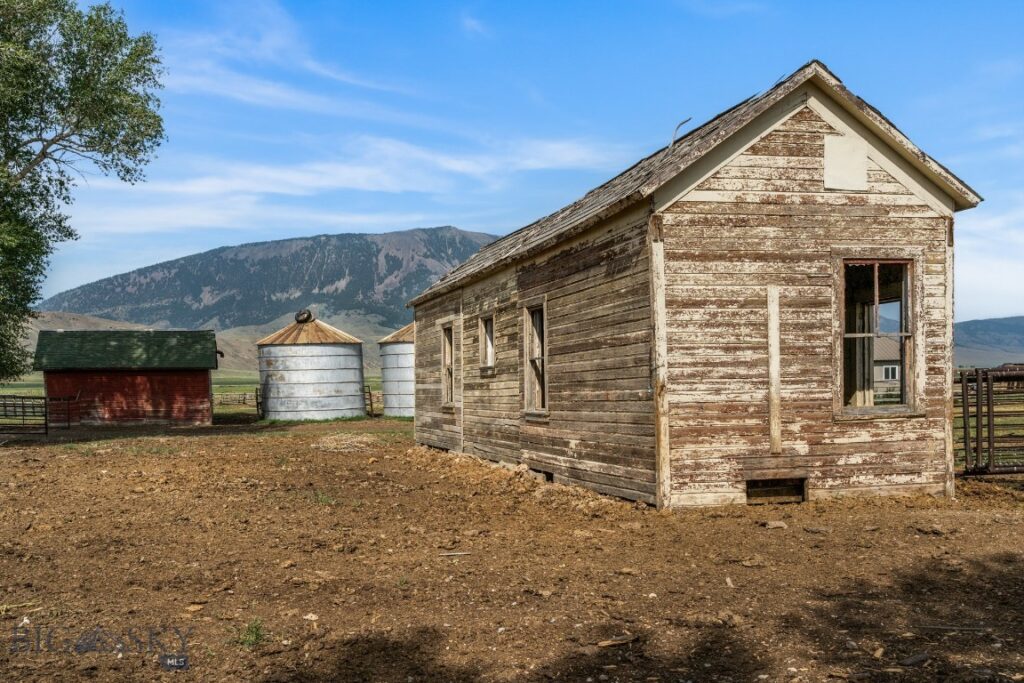 Elk Meadows Ranch 3569 Gosman Lane, Lima MT 59724