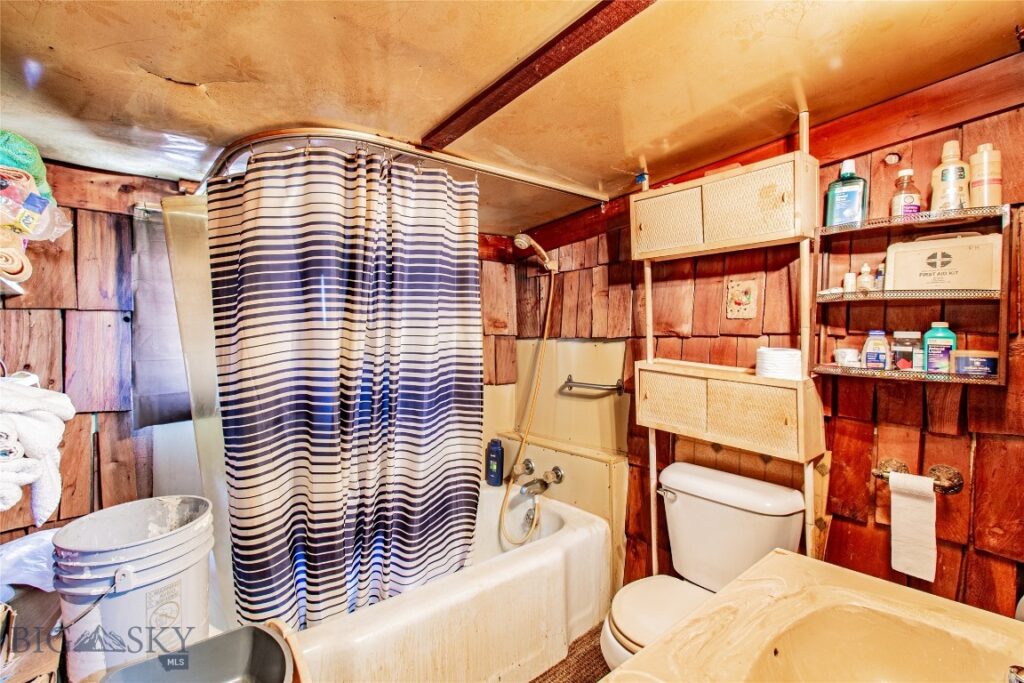 1044 S Wyoming Street, Butte MT 59701