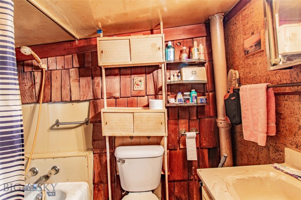 1044 S Wyoming Street, Butte MT 59701