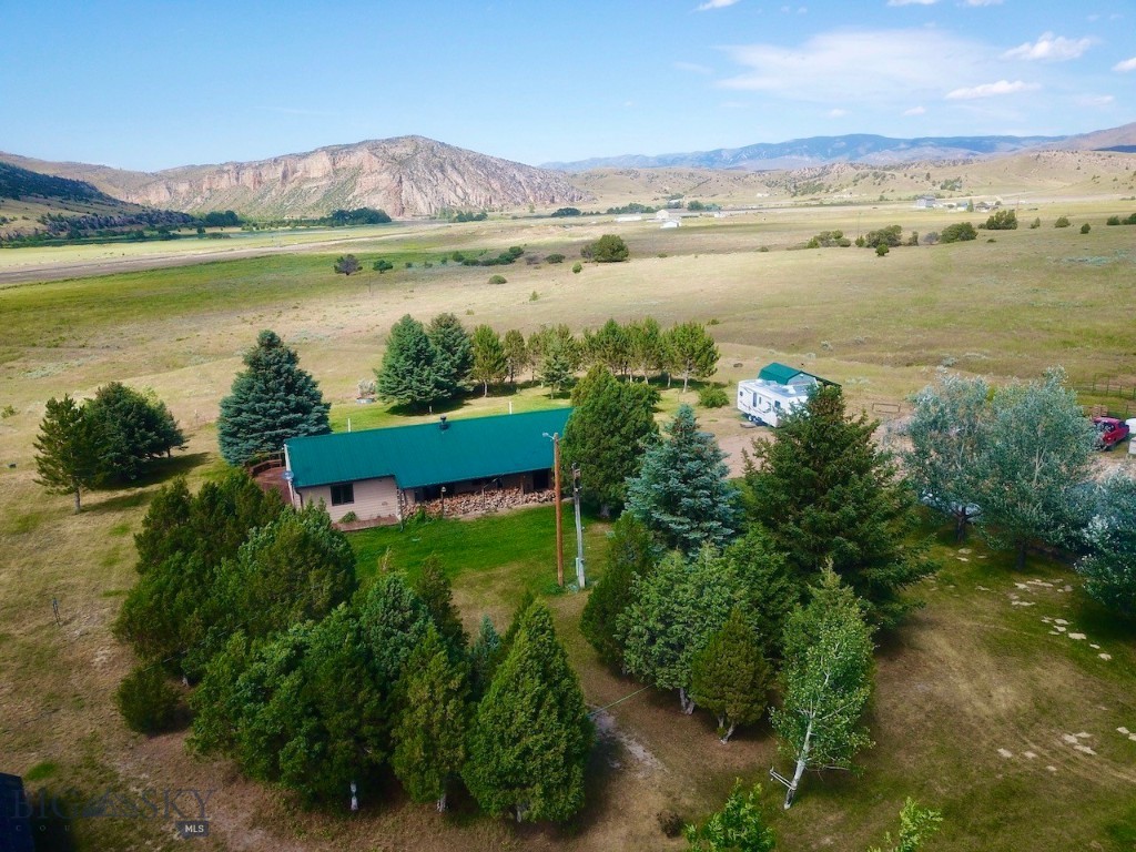 18711 Crystal Mountain Road Ranch, Three Forks MT 59752