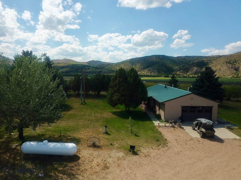 18711 Crystal Mountain Road Ranch, Three Forks MT 59752