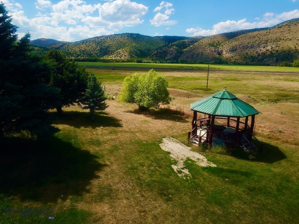 18711 Crystal Mountain Road Ranch, Three Forks MT 59752