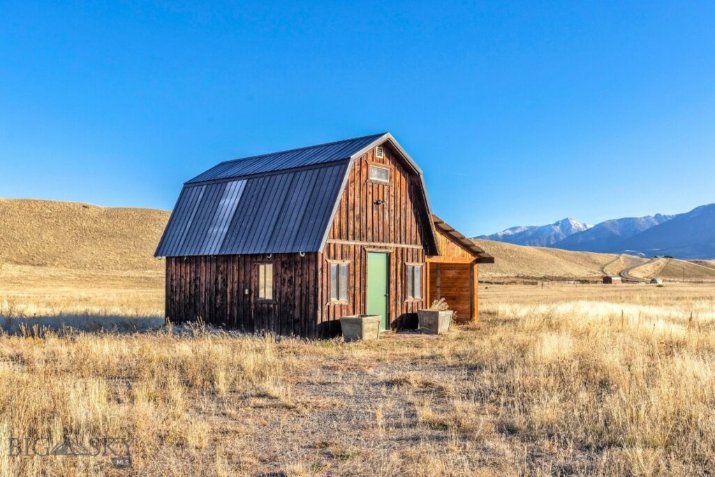 109 Run Way Lane, Livingston MT 59047