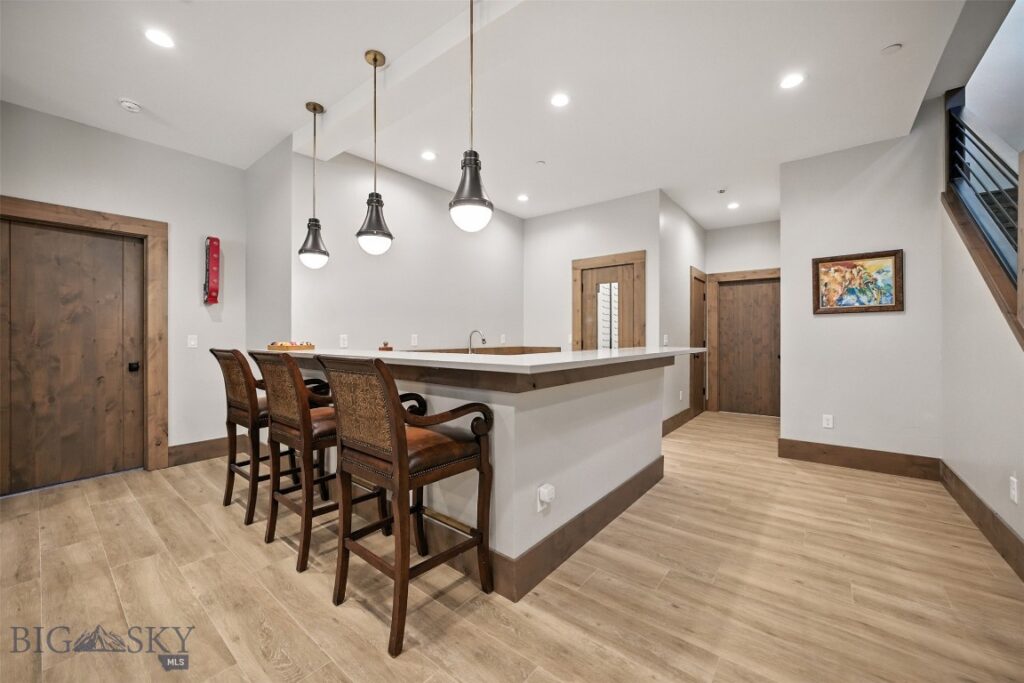 11 Speaking Eagle, Big Sky MT 59716