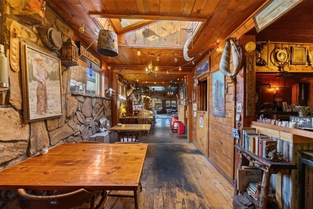 118 & 118 1/2 W Wallace Street, Virginia City MT 59755