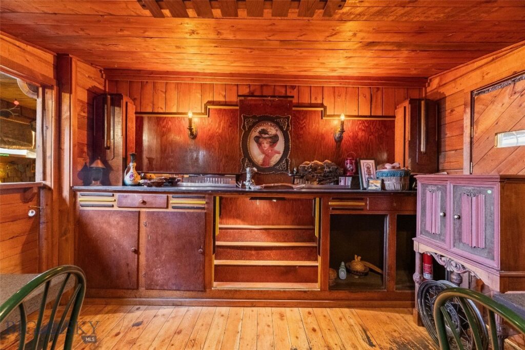 118 & 118 1/2 W Wallace Street, Virginia City MT 59755