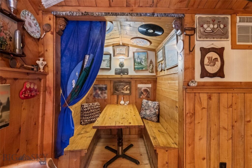 118 & 118 1/2 W Wallace Street, Virginia City MT 59755