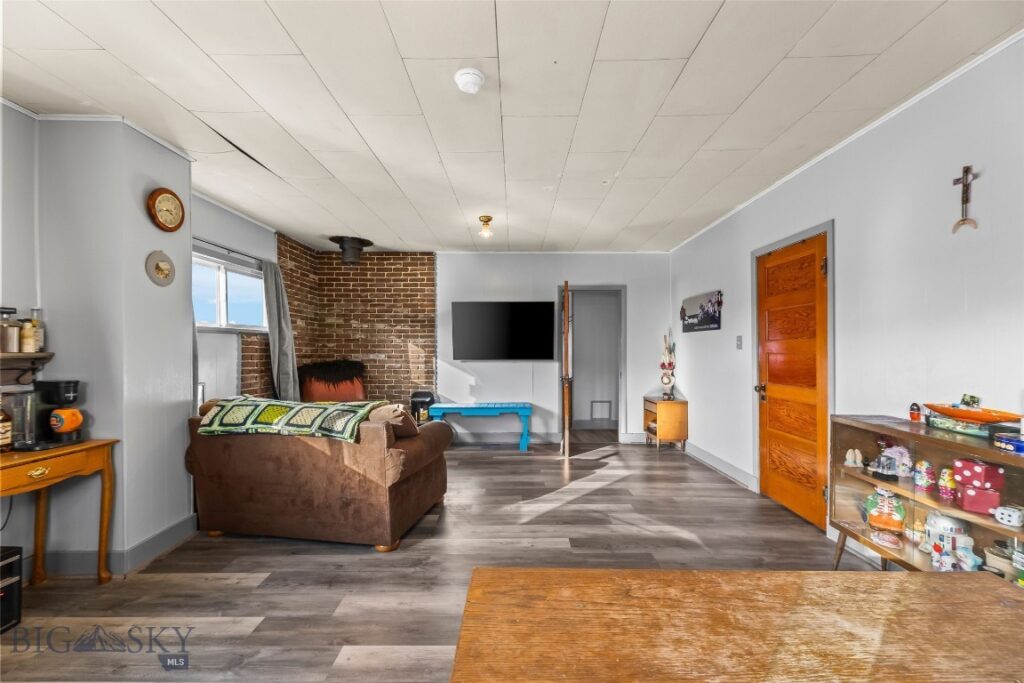 118 & 118 1/2 W Wallace Street, Virginia City MT 59755