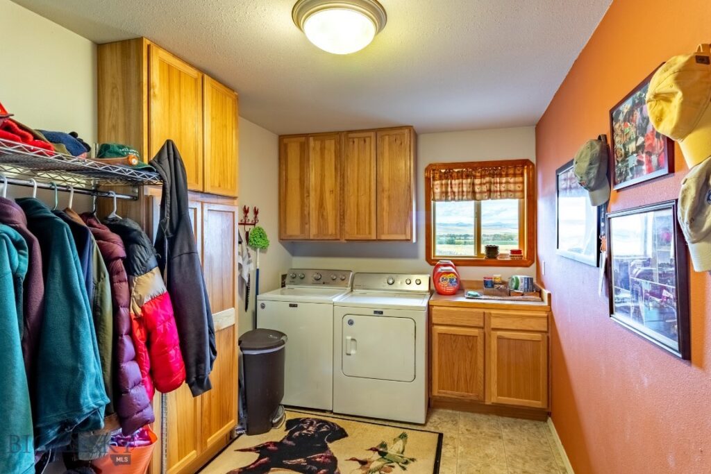 12 Bench Road, Whitehall MT 59759