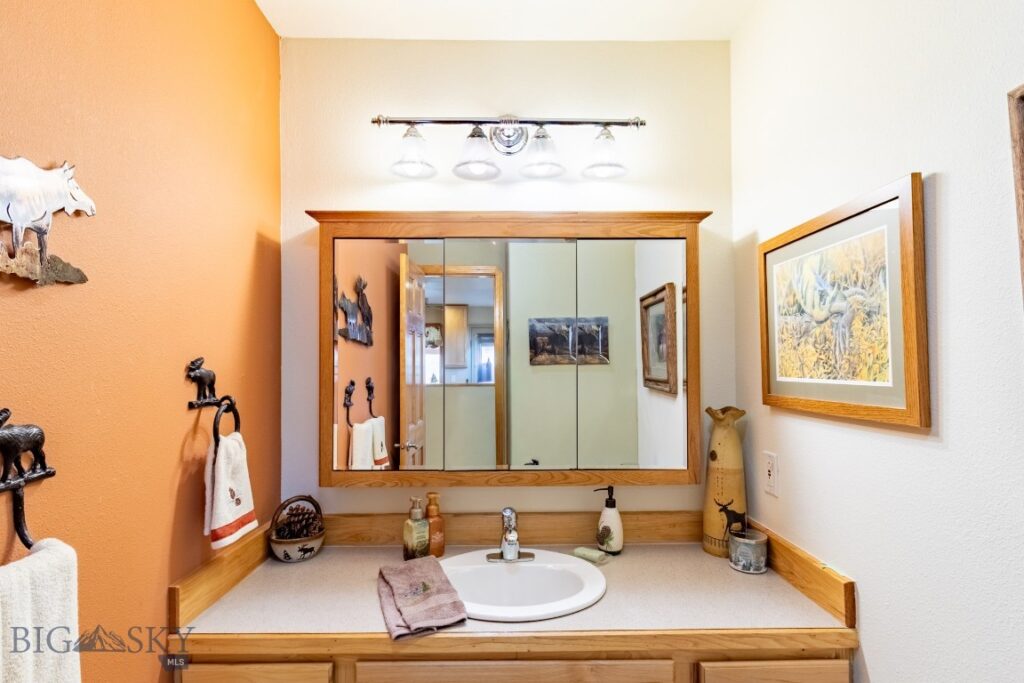 12 Bench Road, Whitehall MT 59759
