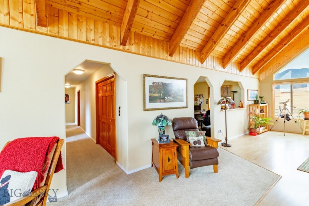 12 Bench Road, Whitehall MT 59759