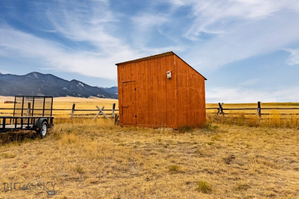 12 Bench Road, Whitehall MT 59759