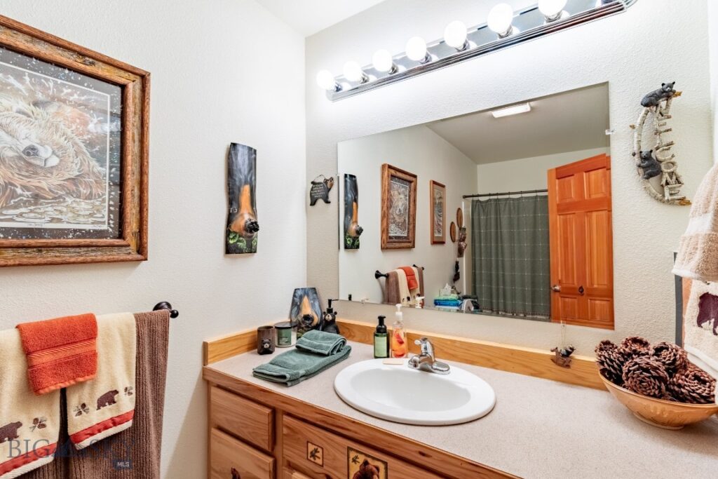 12 Bench Road, Whitehall MT 59759