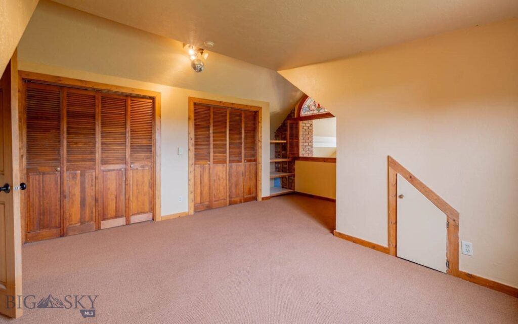 12 Comanche, Red Lodge MT 59068