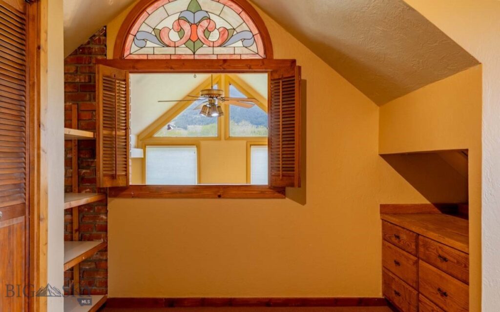12 Comanche, Red Lodge MT 59068