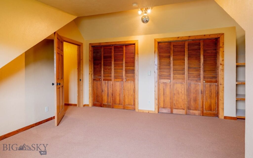 12 Comanche, Red Lodge MT 59068