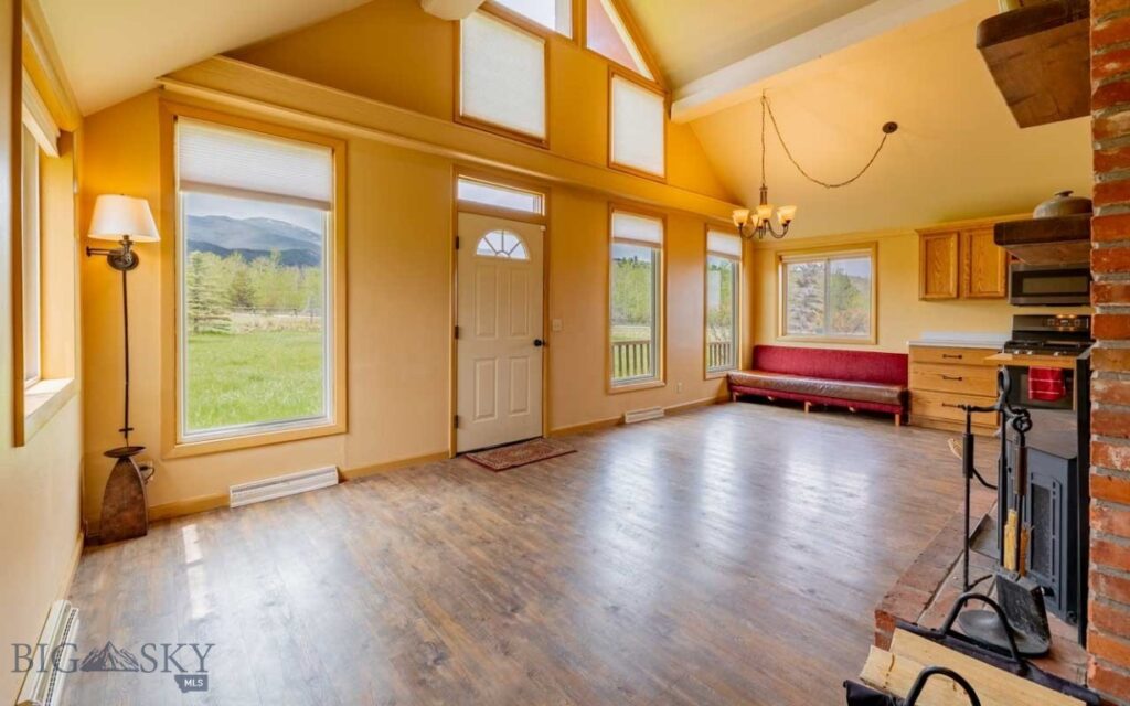 12 Comanche, Red Lodge MT 59068